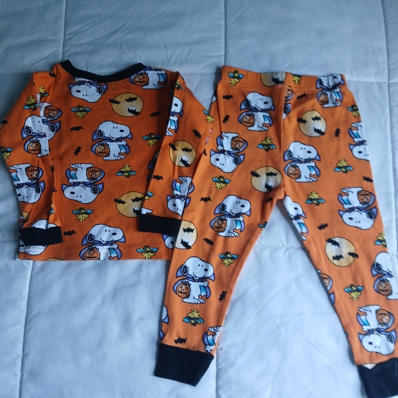 Snoopy Peanuts Halloween Pajamas 3T - Picture 2 of 4